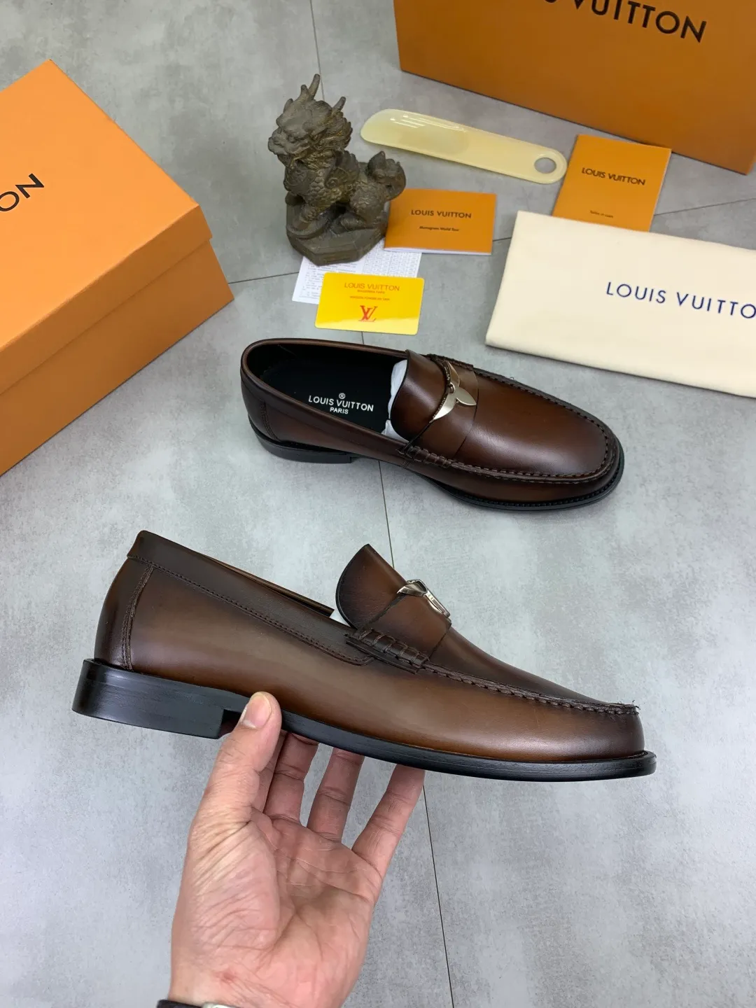 Men's men's shoes 💰P542 New style 💶[LOUIS VUITTON] Water-dyed Niuli Original order New style 🍀LV Louis Vuitton *——Top version of LV classic leather shoes! Made of imported original calfskin, original leather side strips and wear-resistant high-end rubber outsole! High quality products! Color: 3️⃣optional Size: 38-44 (45 customized)